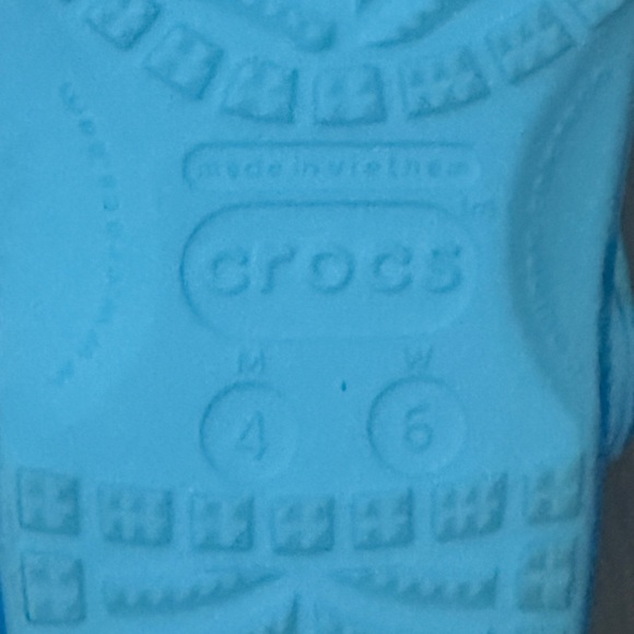Crocs Unisex Classic Ombré Arctic Blue/Green Earth Travel Clog Sandals NWT - Picture 5 of 5